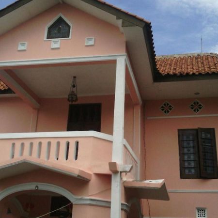 Hotel Kost 48 Surabaya Exterior foto