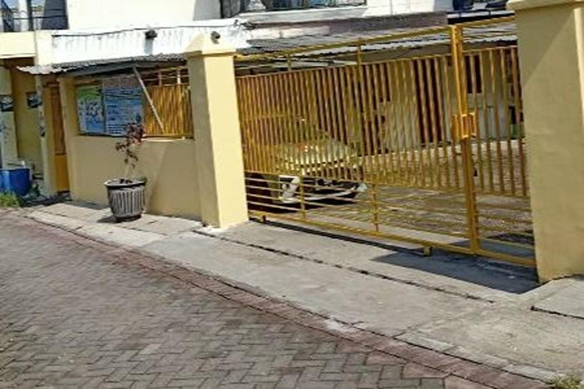 Hotel Kost 48 Surabaya Exterior foto