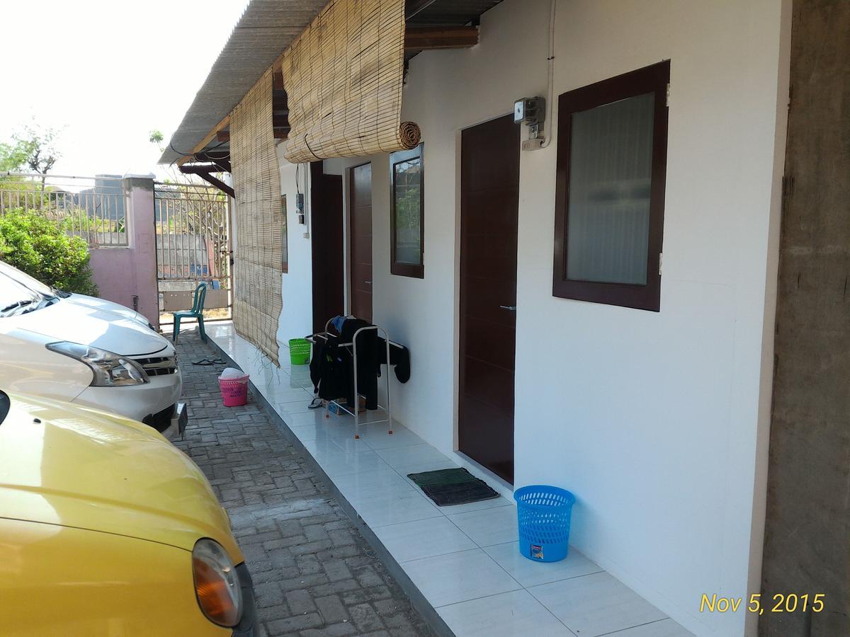 Hotel Kost 48 Surabaya Exterior foto