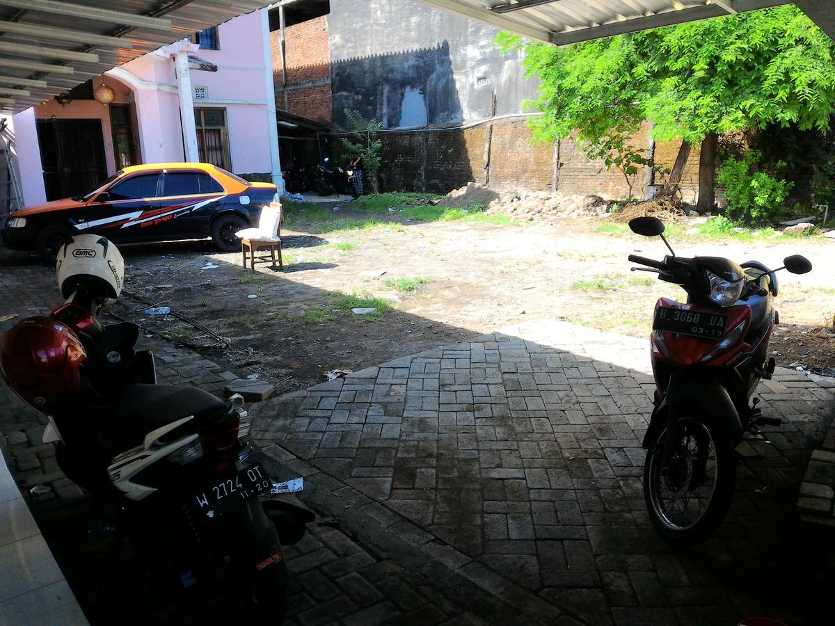 Hotel Kost 48 Surabaya Exterior foto