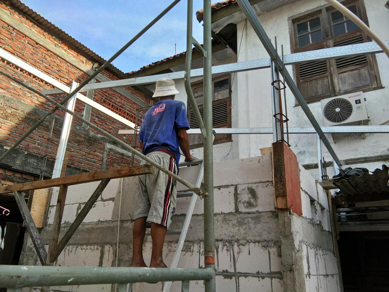 Hotel Kost 48 Surabaya Exterior foto