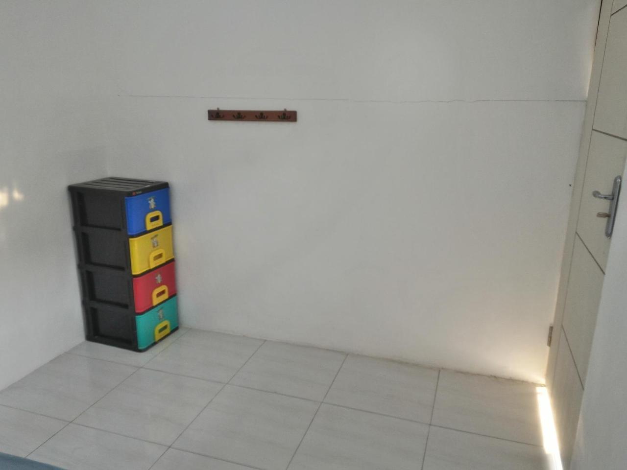 Hotel Kost 48 Surabaya Exterior foto